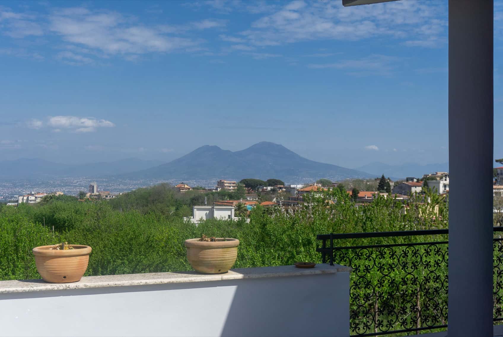 Vista sul Vesuvio da INVILLA